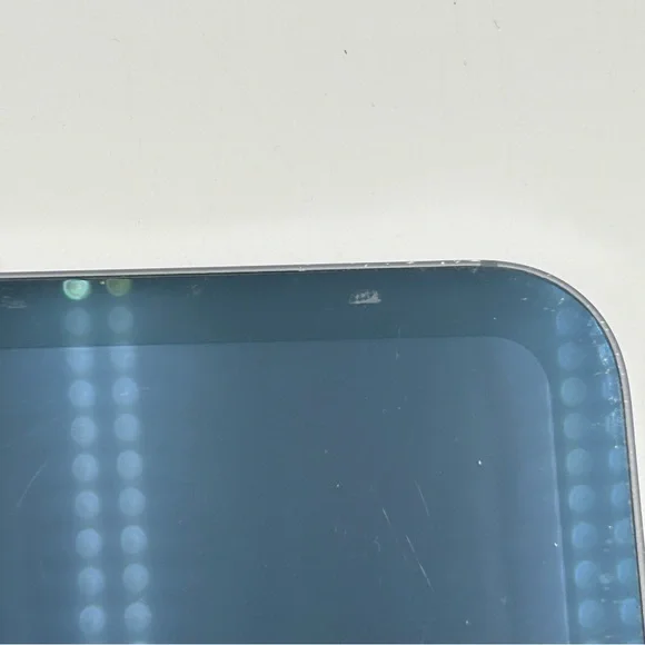 Apple 7th Generation iPad Pro 13” 256GB A2926 - Picture 8 of 16